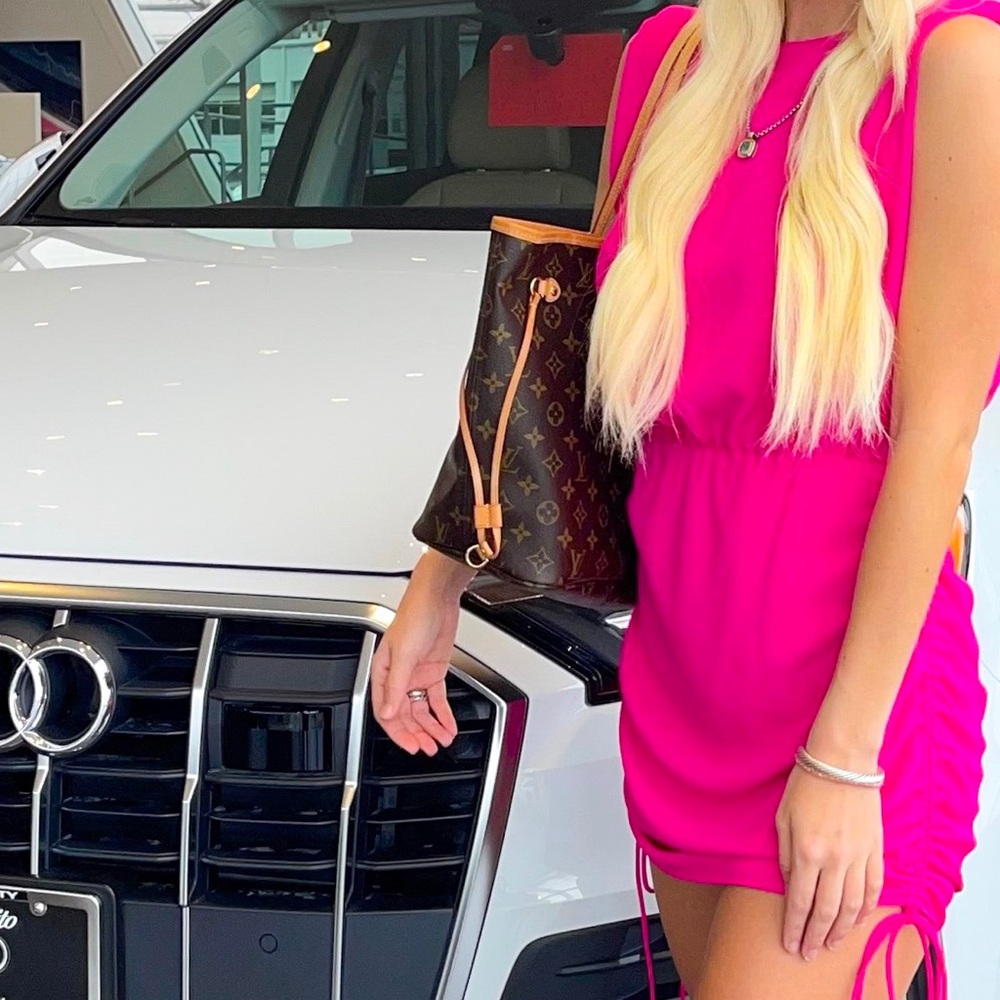 AMANDA UPRICHARD hot pink dress!